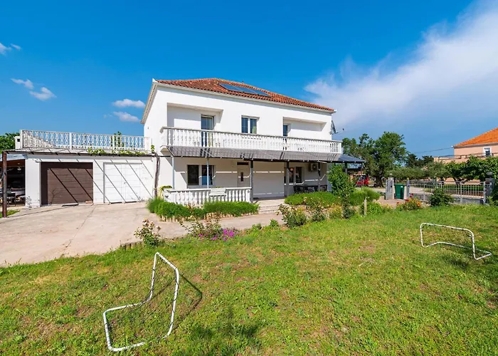Skabrnja 79 With Outdoor Swimmingpool Vakantiehuis *