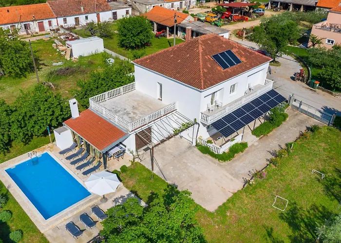Vakantiehuis Skabrnja 79 With Outdoor Swimmingpool *