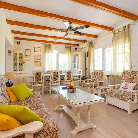 Pet Friendly In Skabrnja With Kitchen *