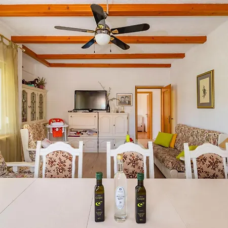 Holiday home Pet Friendly In Skabrnja With Kitchen Galovac (Zadar)