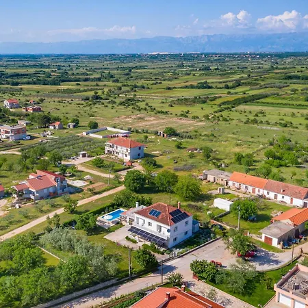 Skabrnja 79 With Outdoor Swimmingpool Σπίτι διακοπών Skabrnje