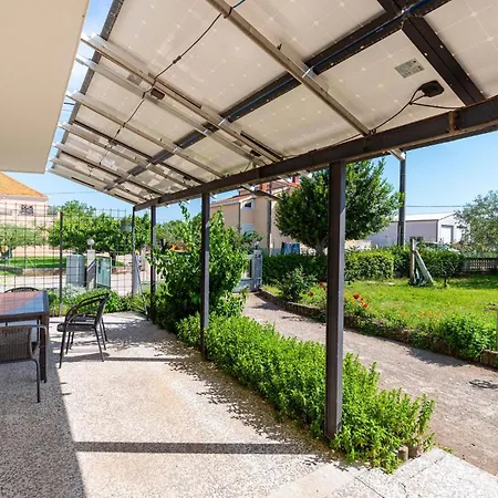 Pet Friendly In Skabrnja With Kitchen Holiday home