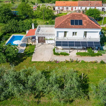 Σπίτι διακοπών Skabrnja 79 With Outdoor Swimmingpool *
