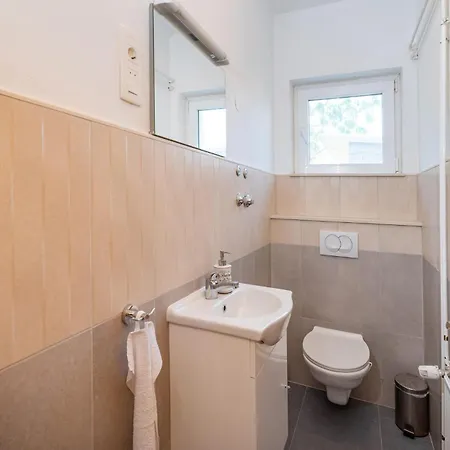 Pet Friendly In Skabrnja With Kitchen