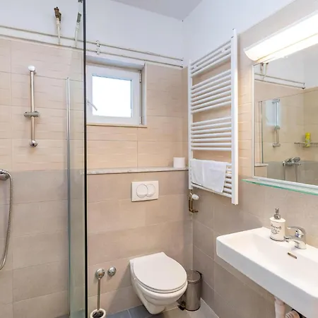 Pet Friendly In Skabrnja With Kitchen Holiday home Galovac (Zadar)