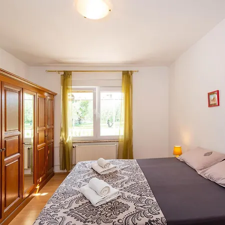 Holiday home Pet Friendly In Skabrnja With Kitchen Galovac (Zadar)