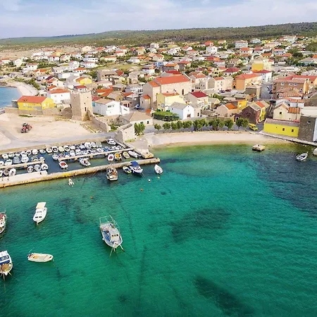 Pet Friendly In Skabrnja With Kitchen Holiday home *