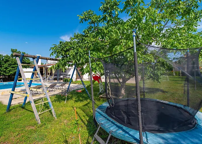 Vikendica Skabrnja 79 With Outdoor Swimmingpool Skabrnje